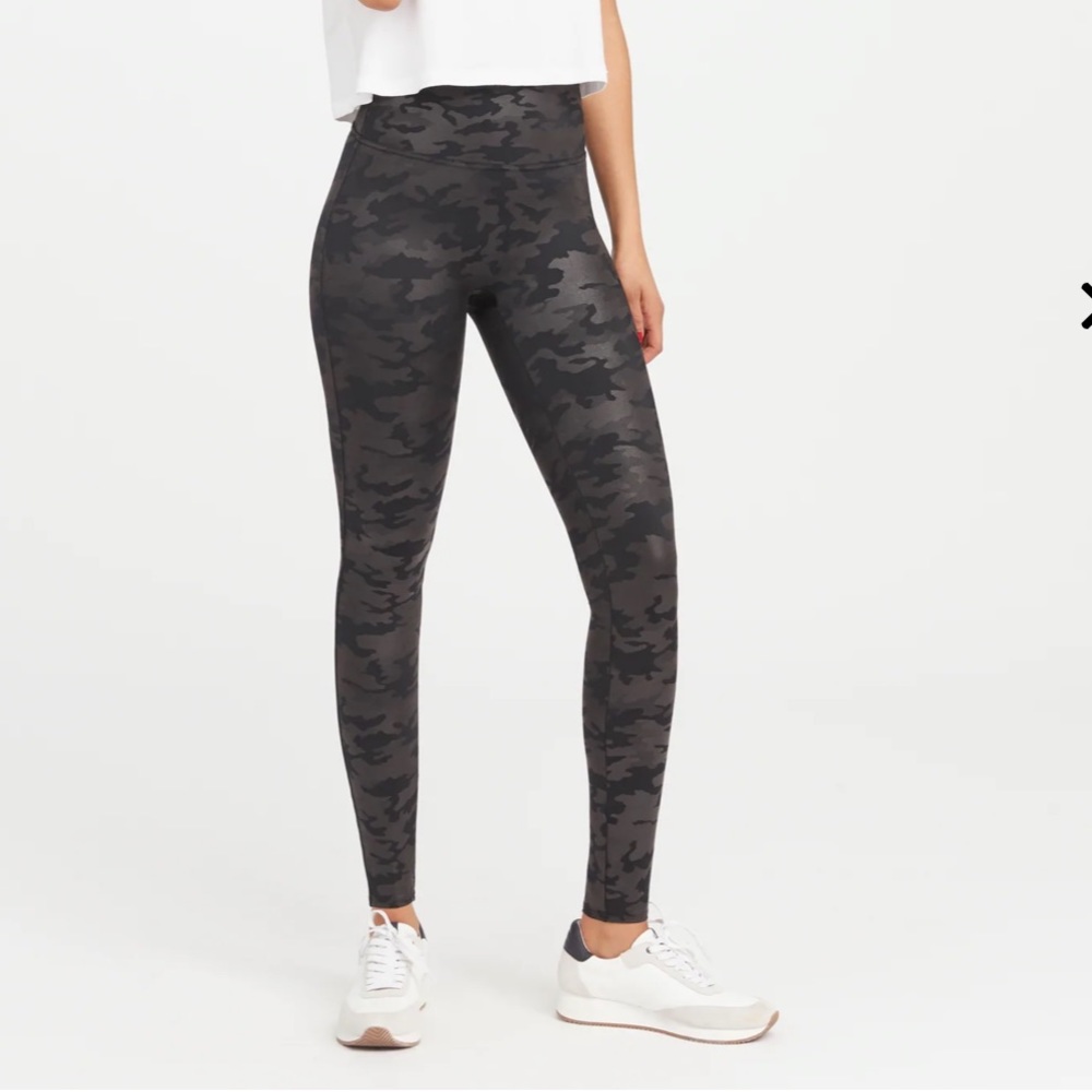 Spanx Black Faux Leather Camo Leggings Size XS